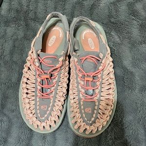 Keen coral sandals